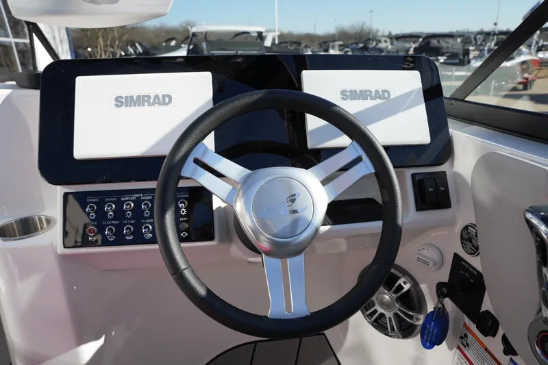 Slide: The Image of Sea Ray SDX 250 Surf 2025 - 25