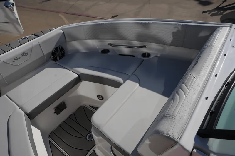 Slide: The Image of Sea Ray SDX 250 Surf 2025 - 32