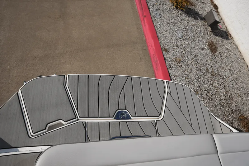 Slide: The Image of Sea Ray SDX 250 Surf 2025 - 7