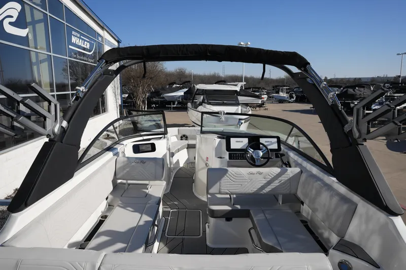 Slide: The Image of Sea Ray SDX 250 Surf 2025 - 9