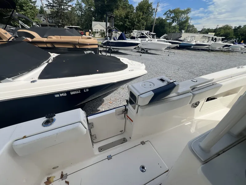 Slide: The Image of Robalo 302 2021 - 14