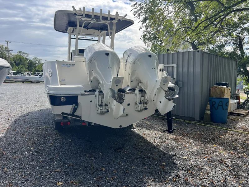 Slide: The Image of Robalo 302 2021 - 19