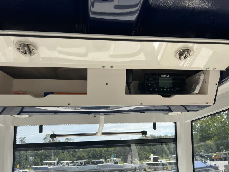 Slide: The Image of Robalo 302 2021 - 17