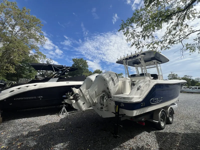 Slide: The Image of Robalo 302 2021 - 22
