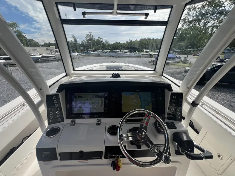 Slide: The Image of Robalo 302 2021 - 7