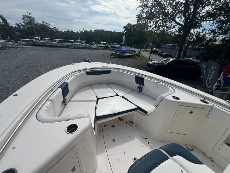Slide: The Image of Robalo 302 2021 - 5