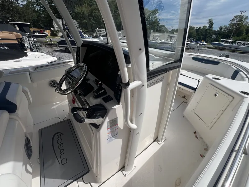 Slide: The Image of Robalo 302 2021 - 18