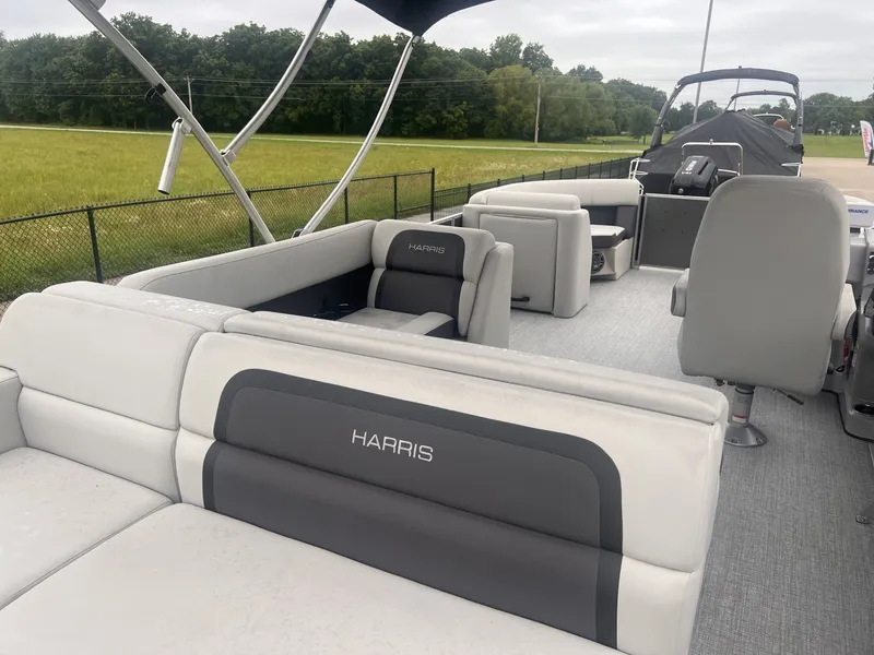 Slide: The Image of Harris 230 Cruiser 2025 - 14