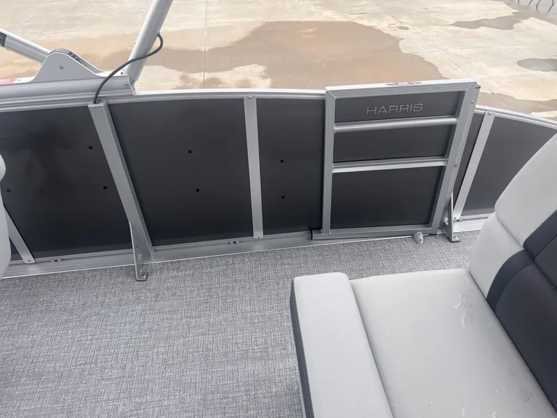 Slide: The Image of Harris 230 Cruiser 2025 - 7