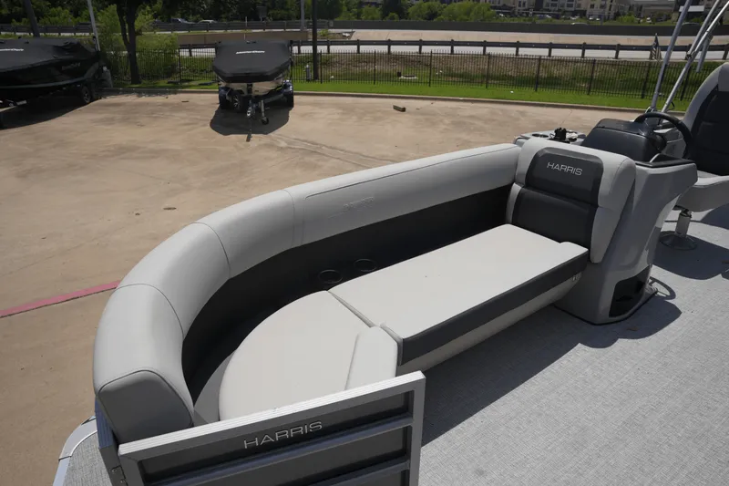 Slide: The Image of Harris 230 Cruiser 2025 - 4