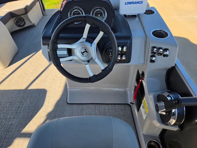 Slide: The Image of Harris 230 Cruiser 2025 - 30