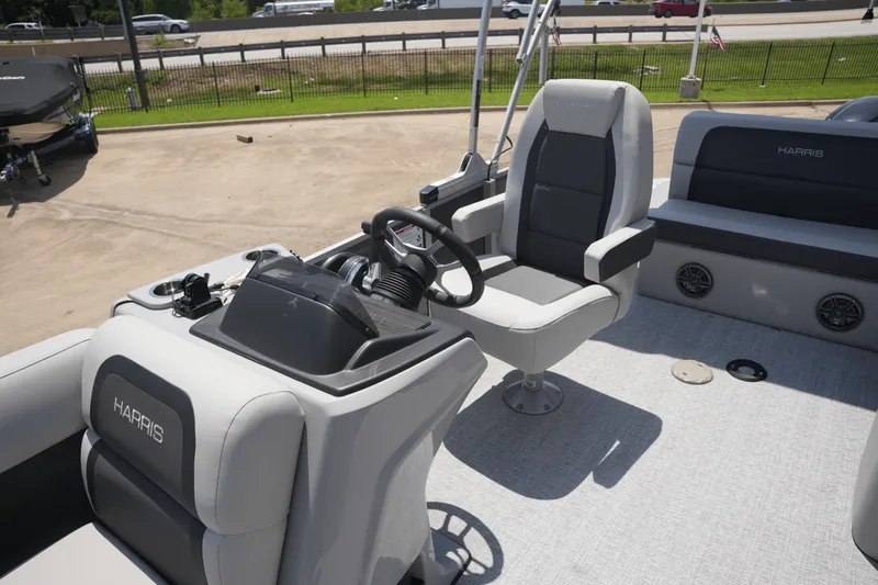 Slide: The Image of Harris 230 Cruiser 2025 - 6