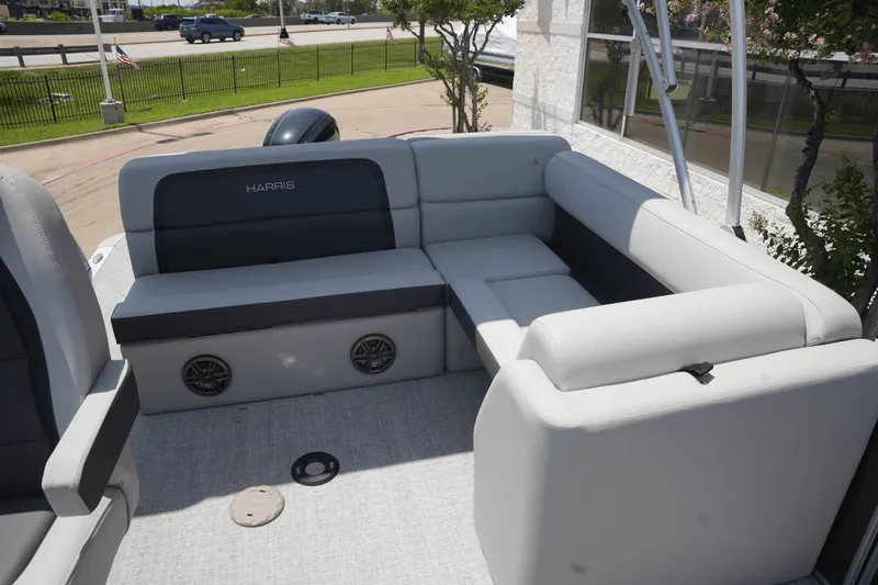 Slide: The Image of Harris 230 Cruiser 2025 - 9