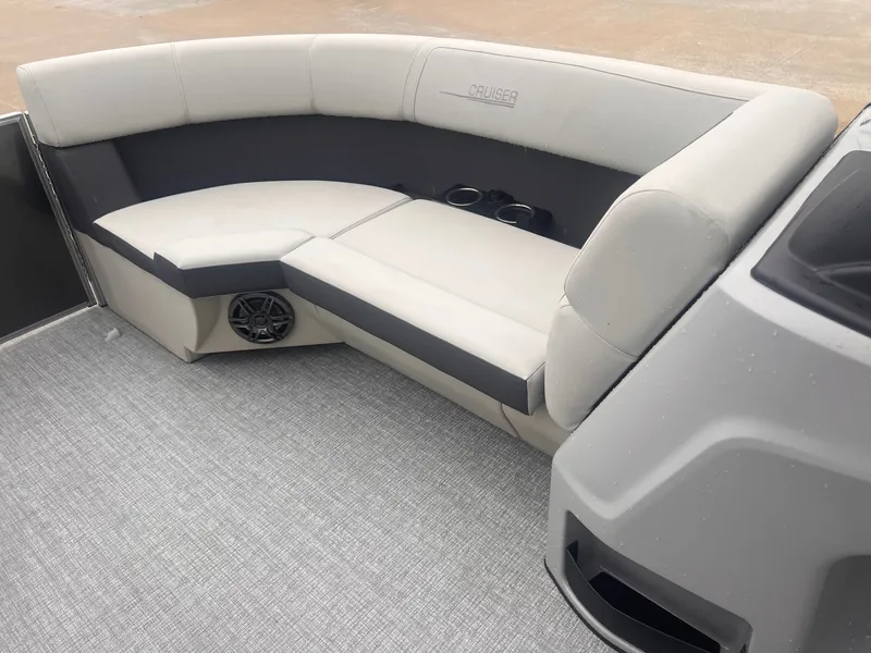 Slide: The Image of Harris 230 Cruiser 2025 - 9