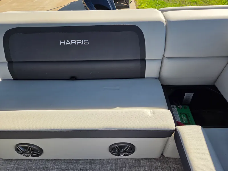Slide: The Image of Harris 230 Cruiser 2025 - 25