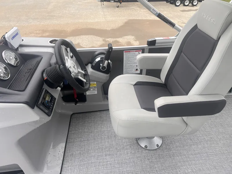 Slide: The Image of Harris 230 Cruiser 2025 - 10