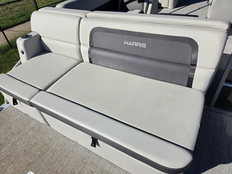 Slide: The Image of Harris 230 Cruiser 2025 - 21