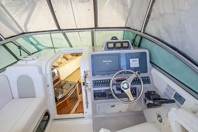 Slide: The Image of Robalo R305 Walkaround 2008 - 15