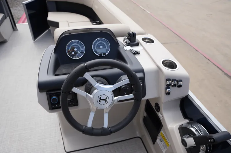 Slide: The Image of Harris 230 Cruiser 2025 - 13