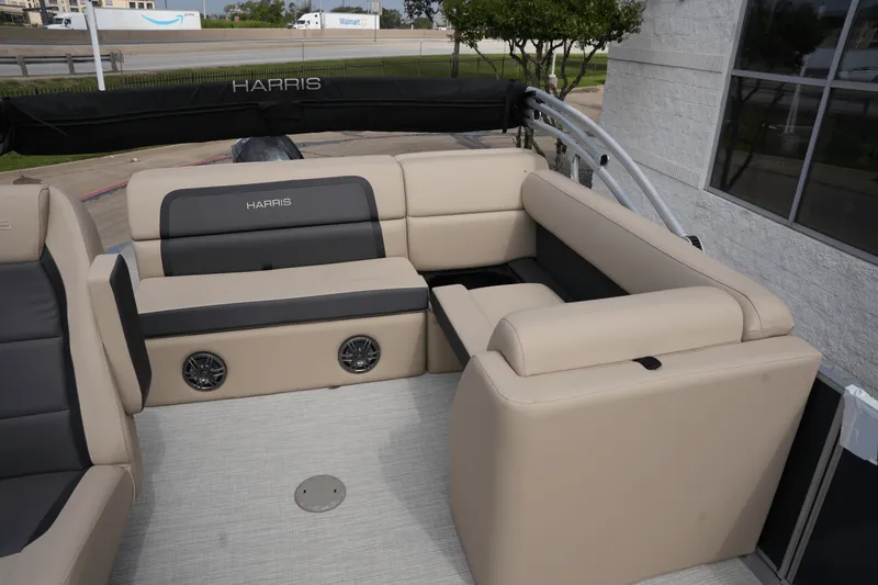 Slide: The Image of Harris 230 Cruiser 2025 - 15