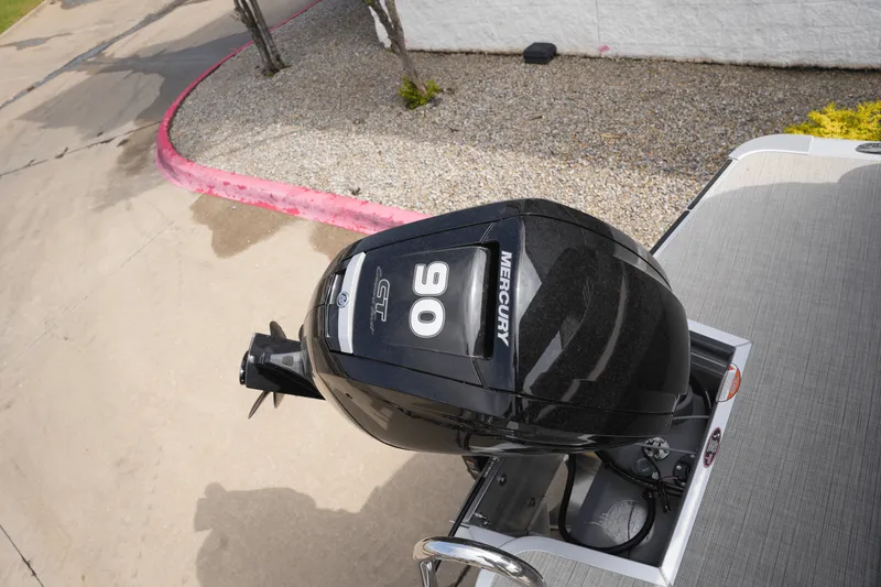 Slide: The Image of Harris 230 Cruiser 2025 - 18