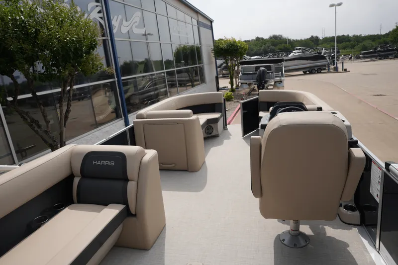 Slide: The Image of Harris 230 Cruiser 2025 - 20