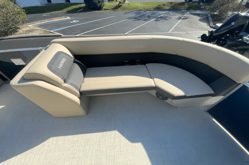 Slide: The Image of Harris 230 Cruiser 2025 - 32