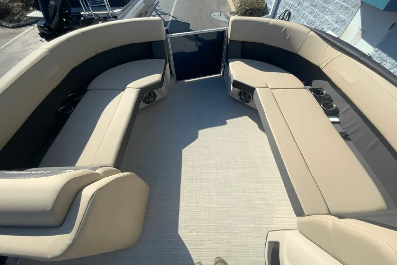 Slide: The Image of Harris 230 Cruiser 2025 - 34