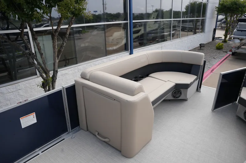 Slide: The Image of Harris 230 Cruiser 2025 - 7