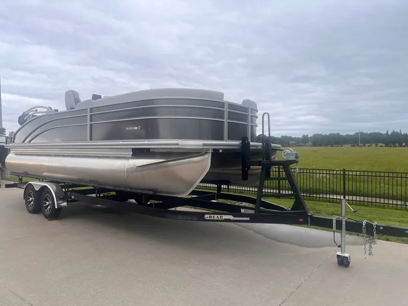 Slide: The Image of Harris 210 Cruiser 2025 - 2