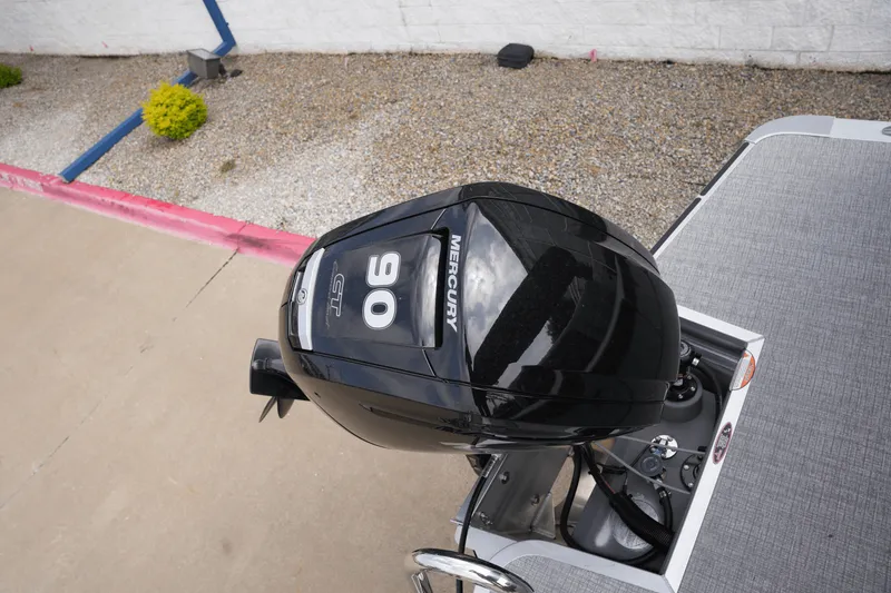 Slide: The Image of Harris 210 Cruiser 2025 - 12