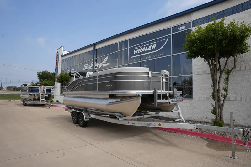 Slide: The Image of Harris 210 Cruiser 2025 - 2