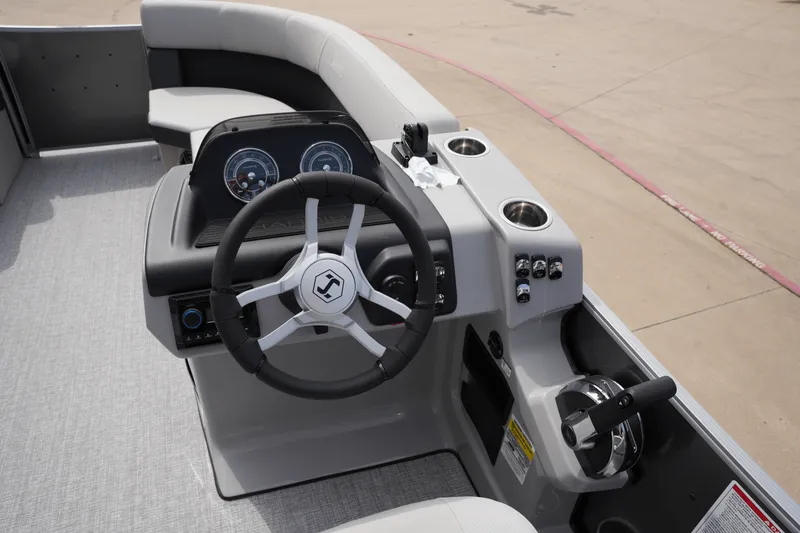 Slide: The Image of Harris 210 Cruiser 2025 - 7