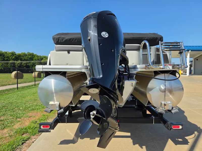 Slide: The Image of Harris 210 Cruiser 2025 - 15