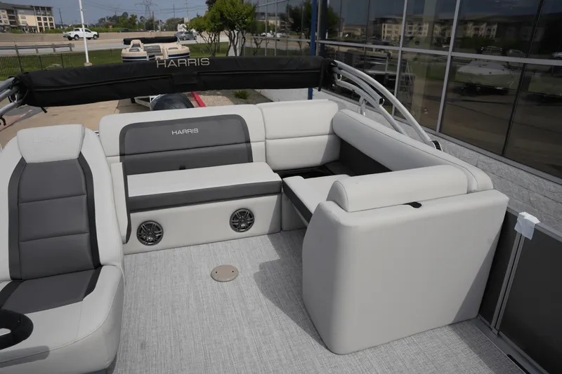 Slide: The Image of Harris 210 Cruiser 2025 - 9