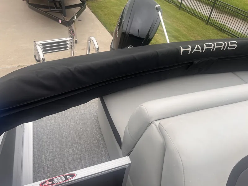 Slide: The Image of Harris 210 Cruiser 2025 - 12