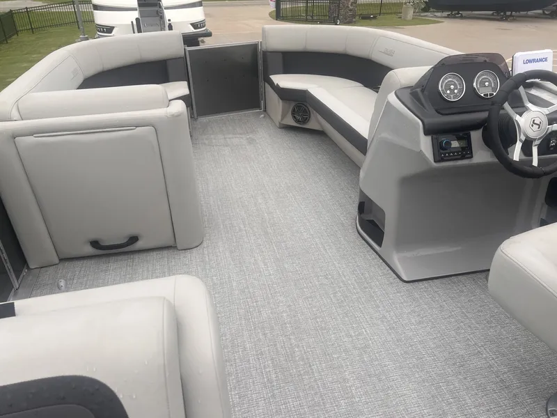 Slide: The Image of Harris 210 Cruiser 2025 - 5