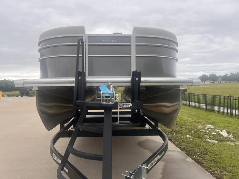 Slide: The Image of Harris 210 Cruiser 2025 - 3