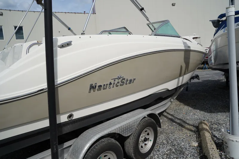 Slide: The Image of NauticStar 223 DC 2015 - 2