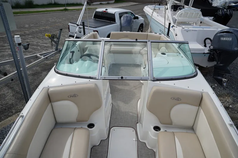 Slide: The Image of NauticStar 223 DC 2015 - 13
