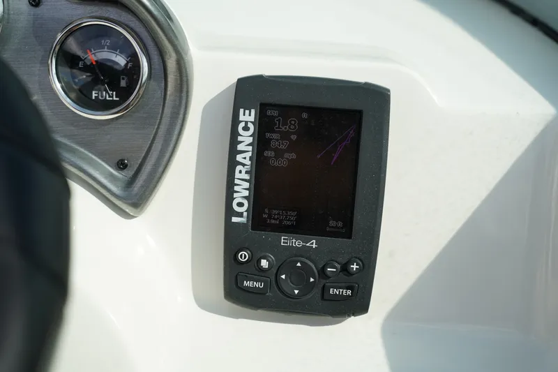 Slide: The Image of NauticStar 223 DC 2015 - 28