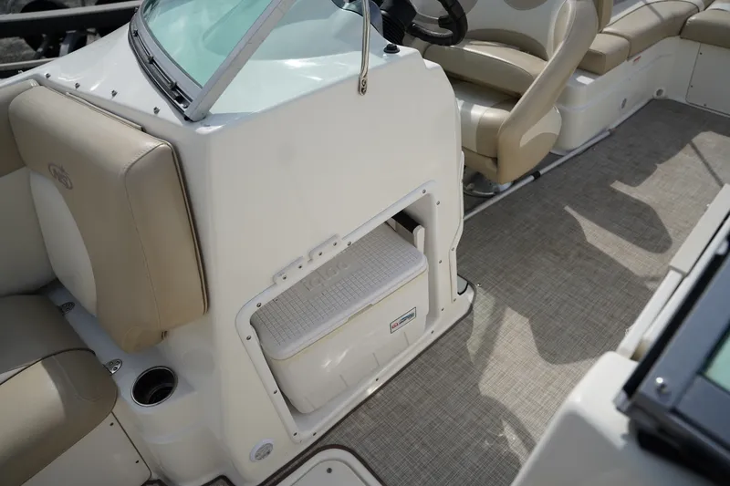 Slide: The Image of NauticStar 223 DC 2015 - 14