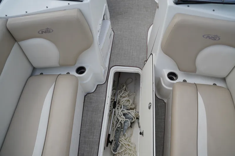Slide: The Image of NauticStar 223 DC 2015 - 8