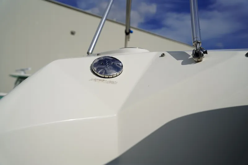 Slide: The Image of NauticStar 223 DC 2015 - 33