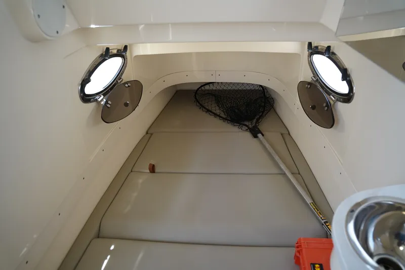 Slide: The Image of Scout 305 LXF 2023 - 18