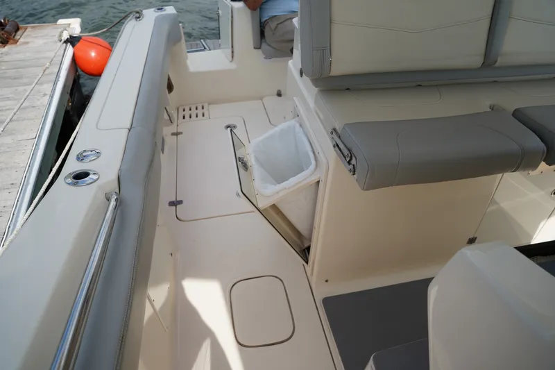 Slide: The Image of Scout 305 LXF 2023 - 27