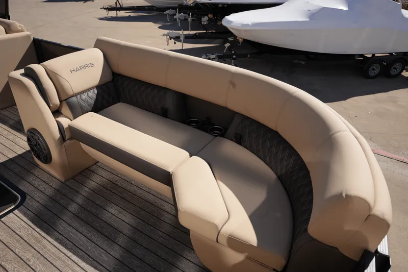 Slide: The Image of Harris 230 Sunliner 2025 - 11