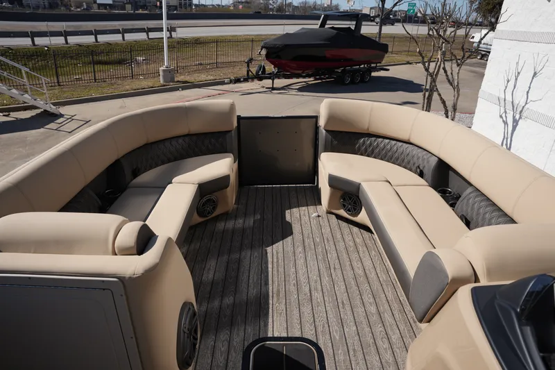 Slide: The Image of Harris 230 Sunliner 2025 - 12