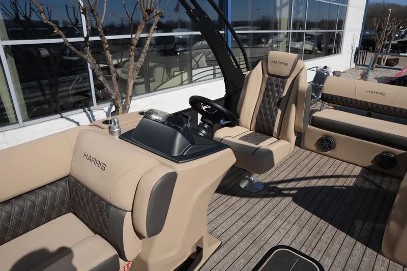 Slide: The Image of Harris 230 Sunliner 2025 - 14