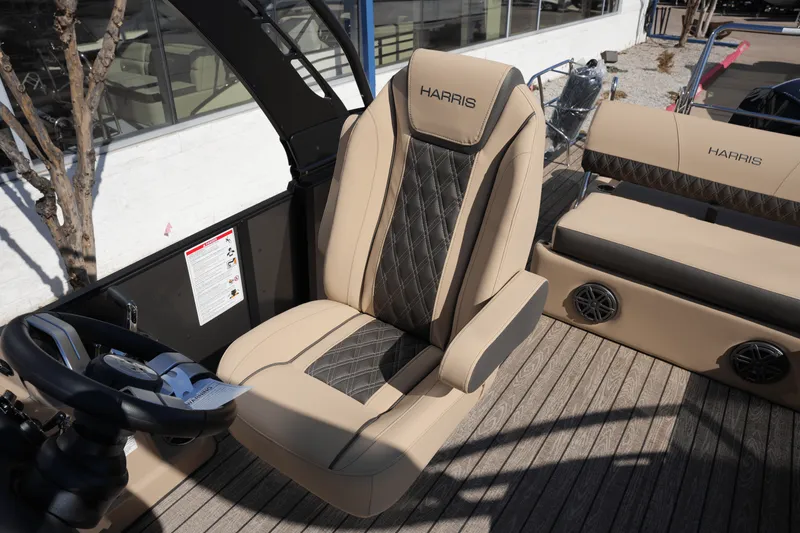 Slide: The Image of Harris 230 Sunliner 2025 - 15